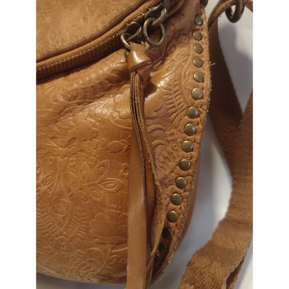 The SAK Women’s Silverlake Leather Crossbody Bag Embossed With Studs - Picture 5 of 16